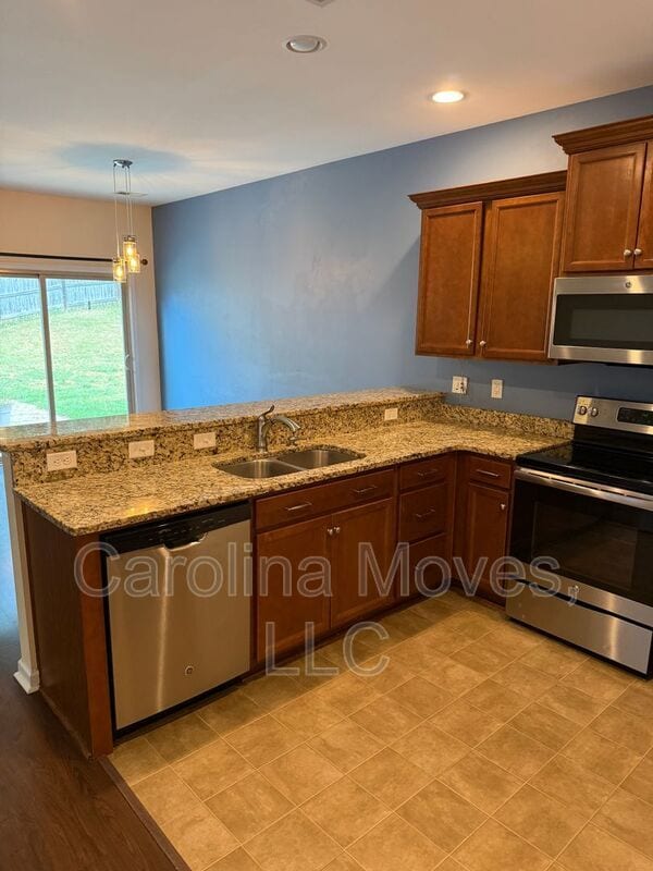 Building Photo - 123 Dunnsmore Dr