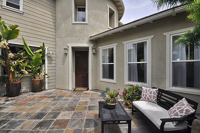 Foto del edificio - Simply Gorgeous 4+ BR Home with many Amenities!!!