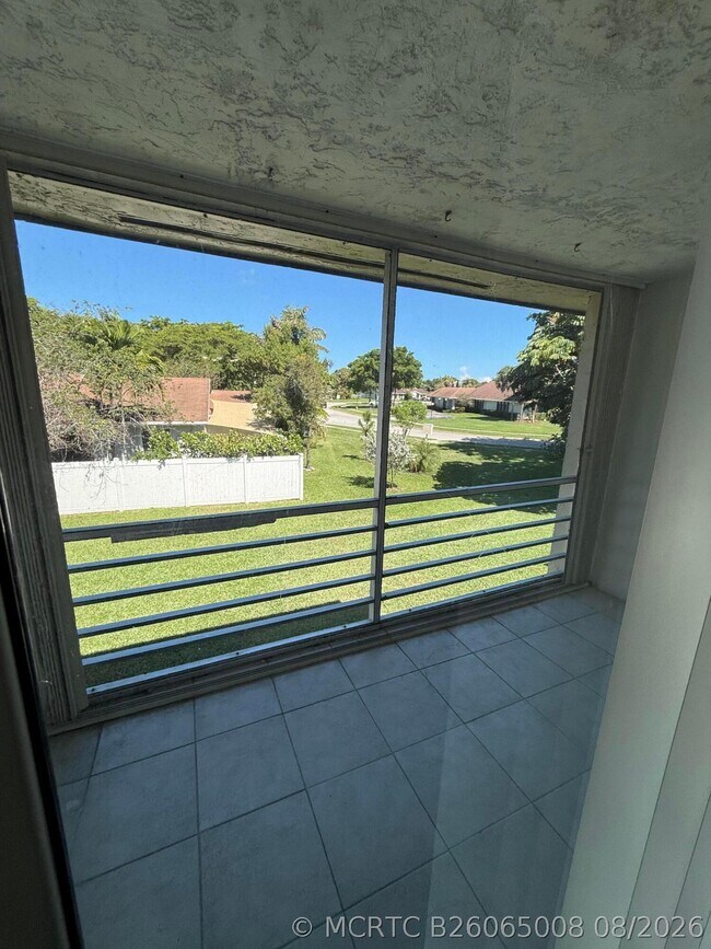 Foto del edificio - 5515 N Lakewood Cir