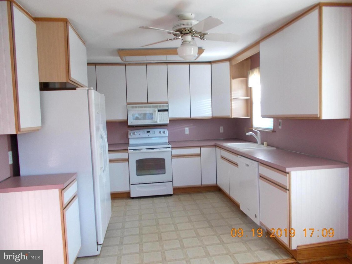 Primary Photo - 6039 Kathmoor Dr