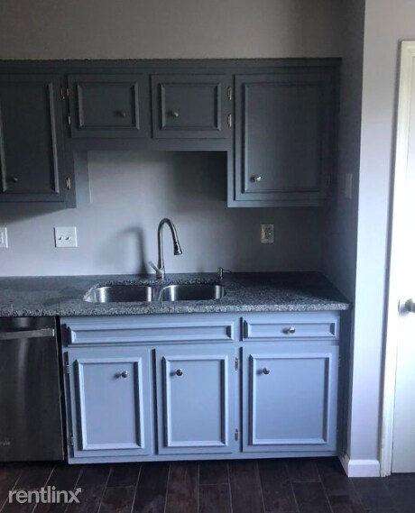 Building Photo - 2 br, 1.5 bath Townhome - 5704 Stone Brook Dr