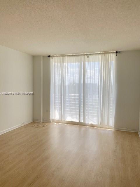 Foto del edificio - 2775 NE 187th St