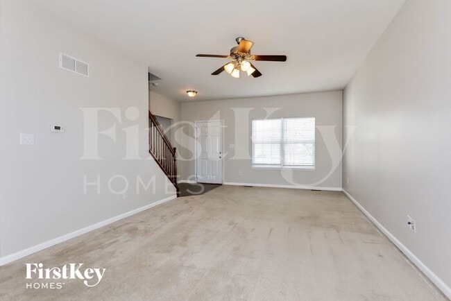 Building Photo - 1903 Briarfield Dr