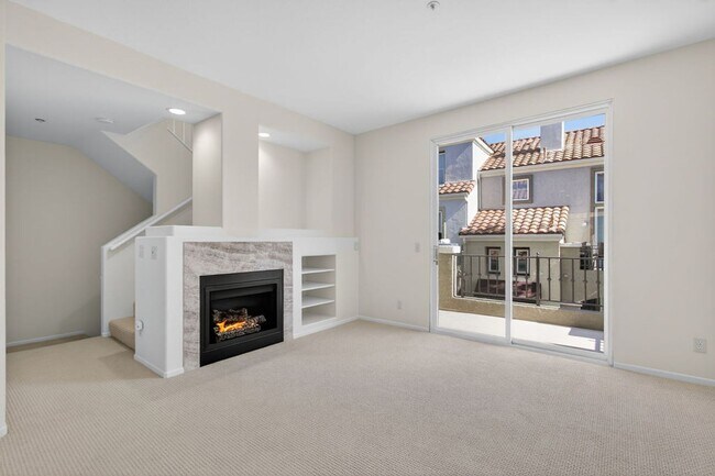 Building Photo - Bright & Updated 2 Bedroom Home with Flexible Primary Retreat and Amazing Community Amenities!