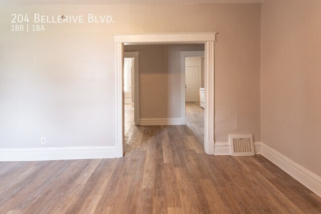 Foto del edificio - Newly remodeled ground floor apartment on ...