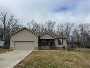 Building Photo - 119 Doak St