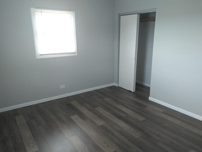 Foto del edificio - 1627 Grove Dr