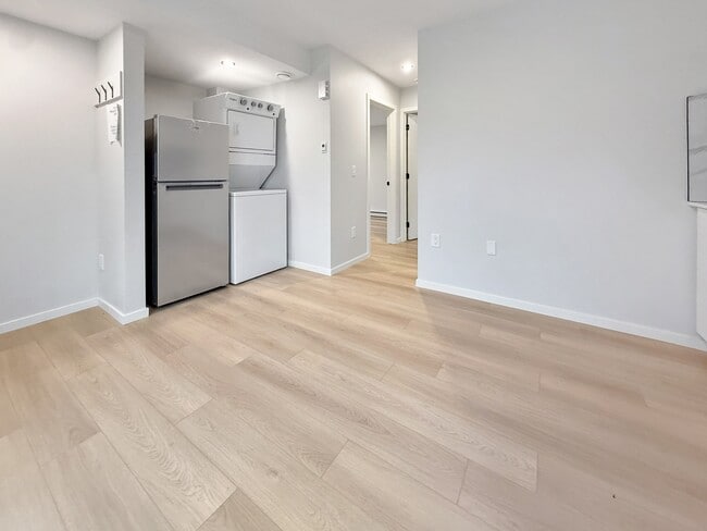 Building Photo - 9303-9123 123 Ave NW