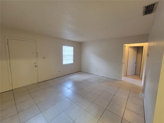 Foto del edificio - 1428 E Fern Rd