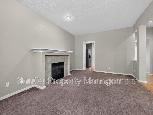 Building Photo - 7119 NE Stonewater St