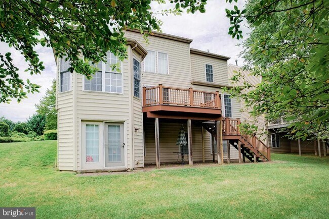 Building Photo - 15 Ridings Way