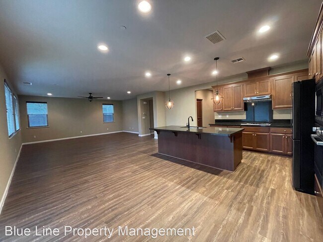 Foto del edificio - 4 br, 3 bath House - 855 Dunmore St