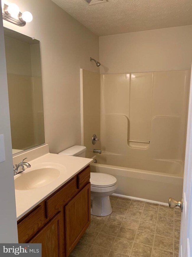 Building Photo - 7305 Stone Crossing Dr