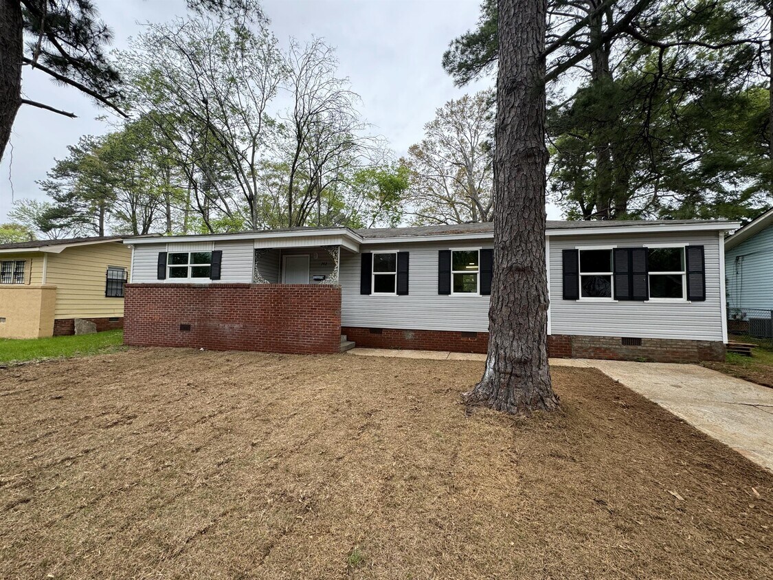 Foto principal - 742 Montclair Pl