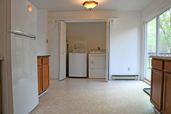 Foto del edificio - 218 Bluebird Dr