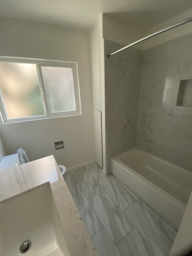 Foto principal - 3311 Rowena Ave
