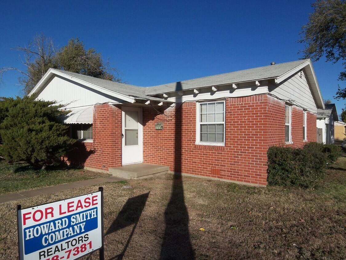 Foto principal - 3709 S Washington St