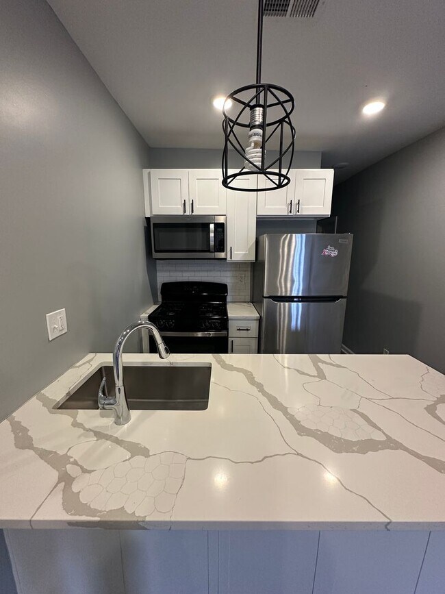 Building Photo - Section 8 Approved. Beautiful 4 bed, 1.5 house for rent