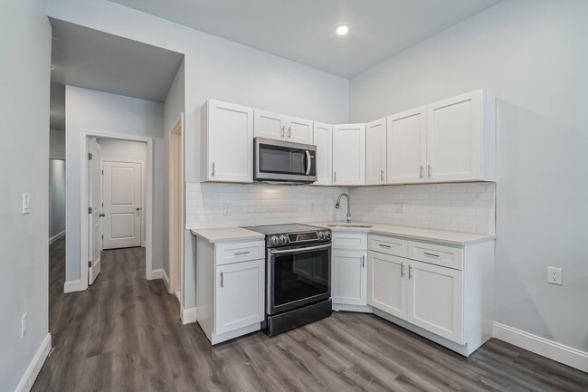 Building Photo - 406 N 52nd St