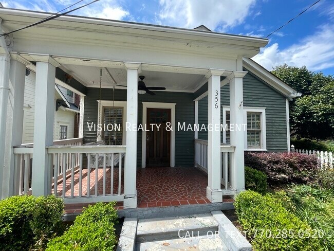 Foto del edificio - 356 Sinclair Ave NE