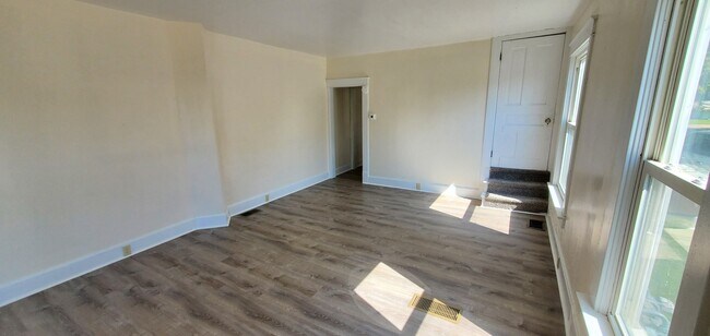 Living Room - 901 W Chestnut St