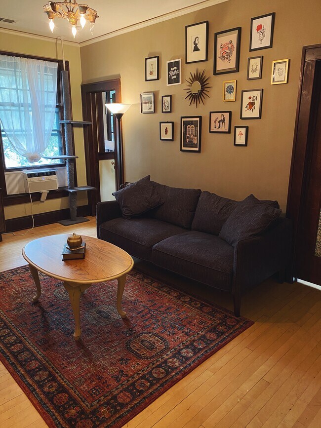 Living Room - 931 13th St
