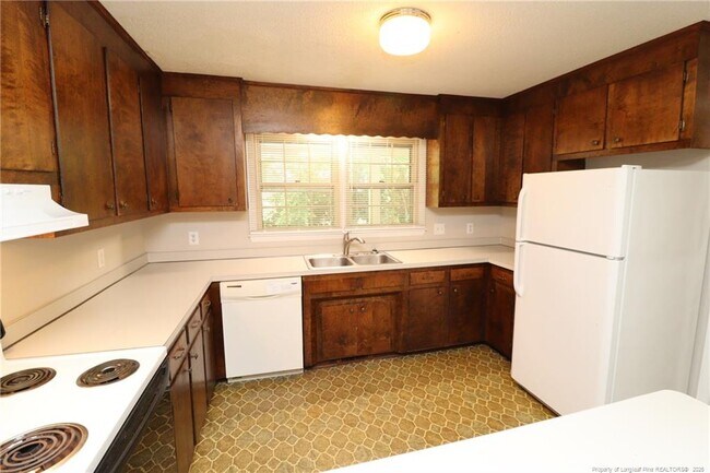 Foto del edificio - 5215 Deer Haven Dr