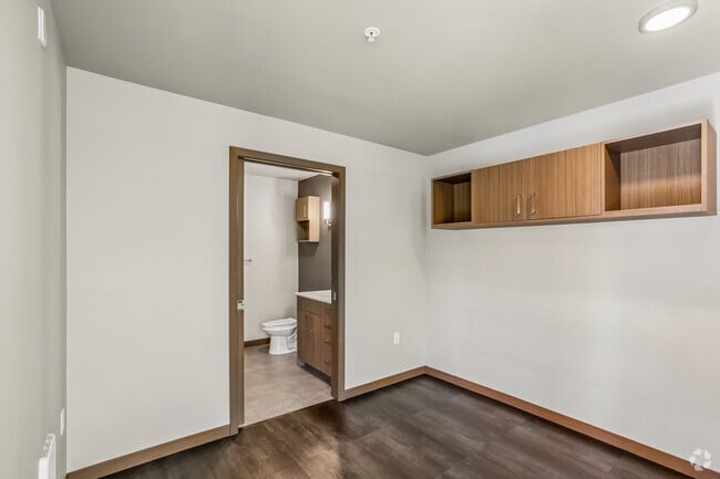 2BR, 2BA - 909SF - Bedroom - The Cue