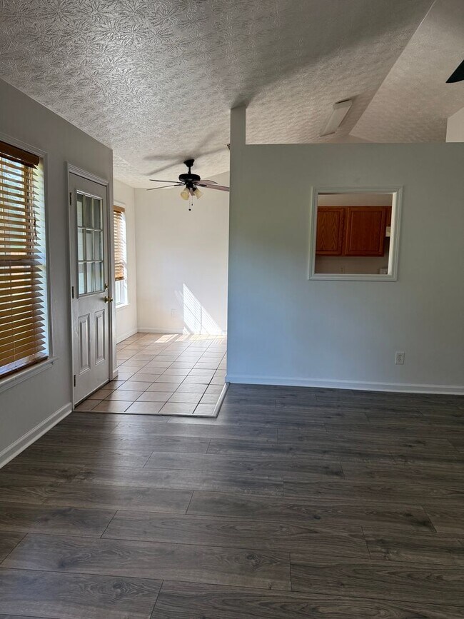 Foto del edificio - 3 Bedroom 2 Bathroom Ranch Home