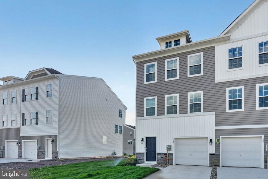 Photo - 120 Essex Drive Unit