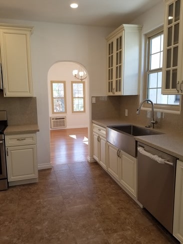 Building Photo - 4227 1/2 Avocado St Building Photo - 4227 1/2 Avocado St