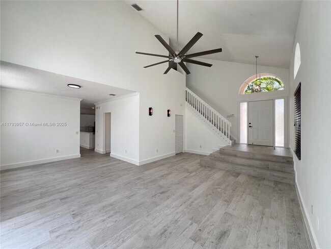Foto del edificio - 725 NW 156th Ave
