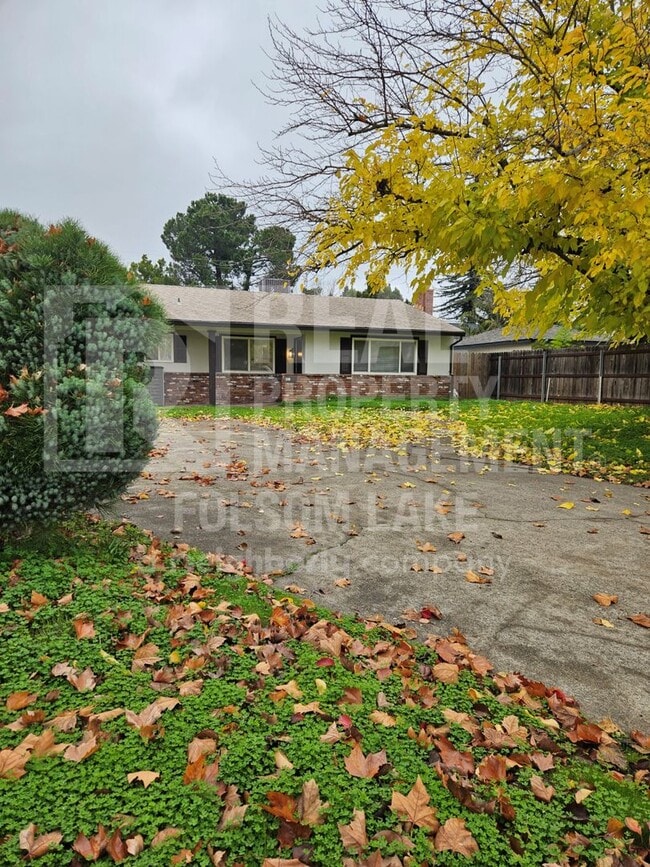 Building Photo - 421 Tahoe Ave