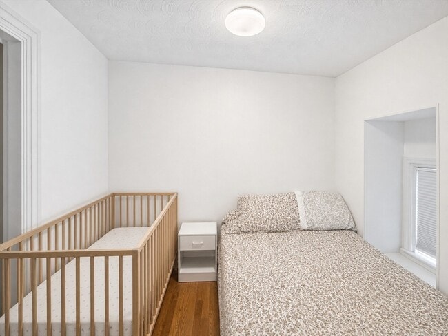 Building Photo - 121 Thorndike St