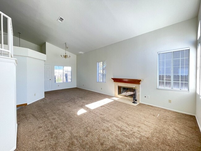 Foto del edificio - Two Story Glen Ellen Home