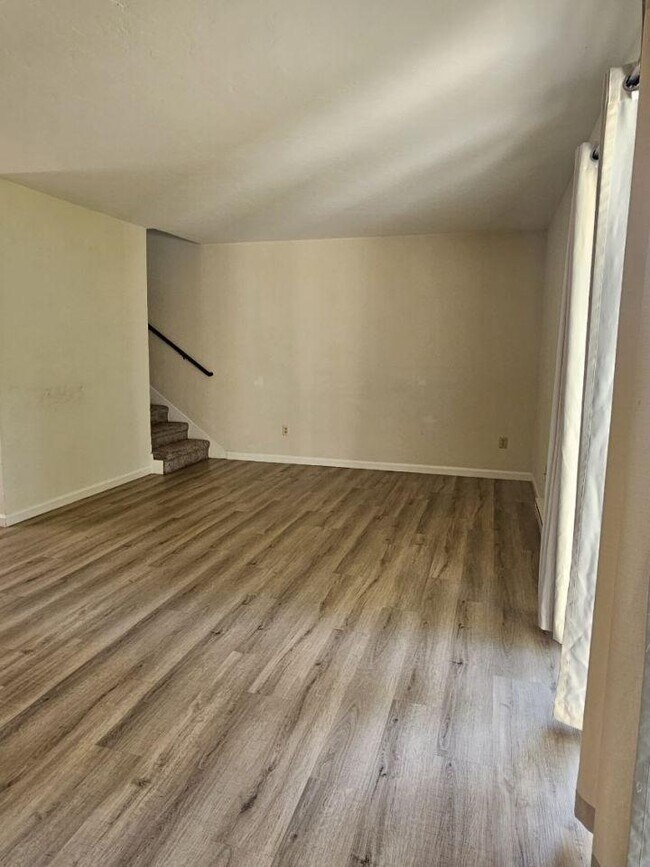 Building Photo - 3 bedroom in Billings MT 59102