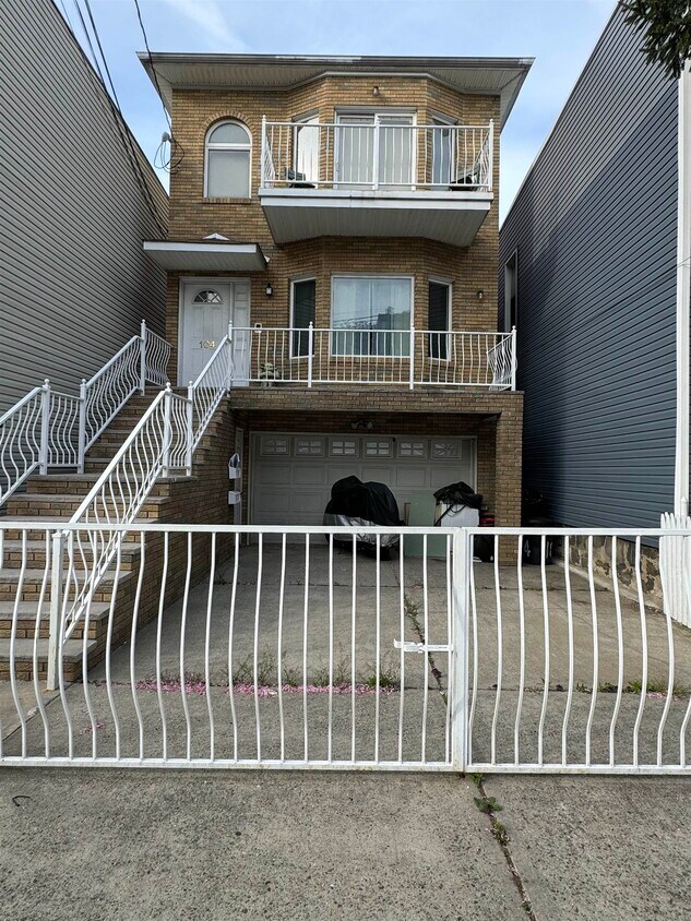 104 Thorne St Unit G, Jersey City, NJ 07307 Condo for Rent in Jersey City, NJ