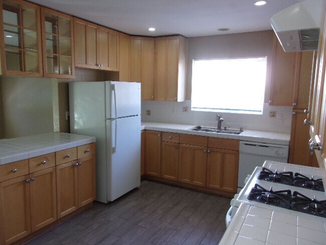 Building Photo - Southwest Home Waiting for YOU!!!