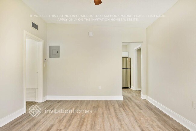 Foto del edificio - 5210 Montague Pl