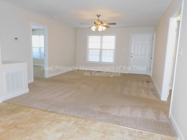 Building Photo - 2831 White Ln