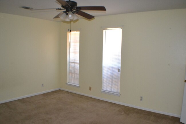 Foto del edificio - Duplex For Lease in Sherman!