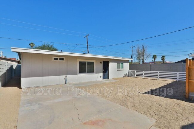 Building Photo - 1538 E Pierce St