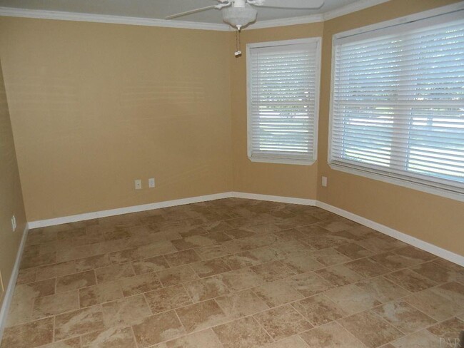 Building Photo - 644 Green Pine Dr