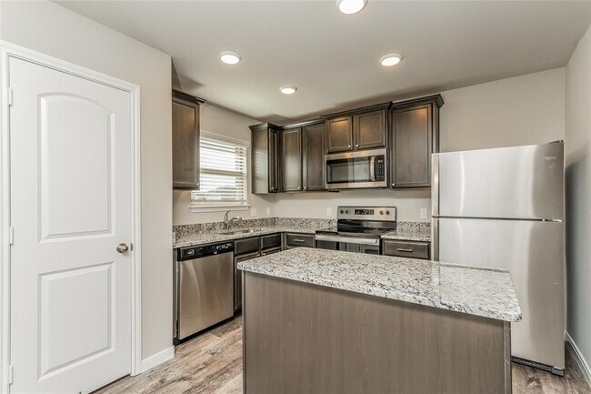 Foto del edificio - 824 NW 6th St