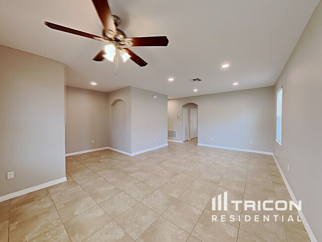 Foto del edificio - 113 Prairie Falcon Dr