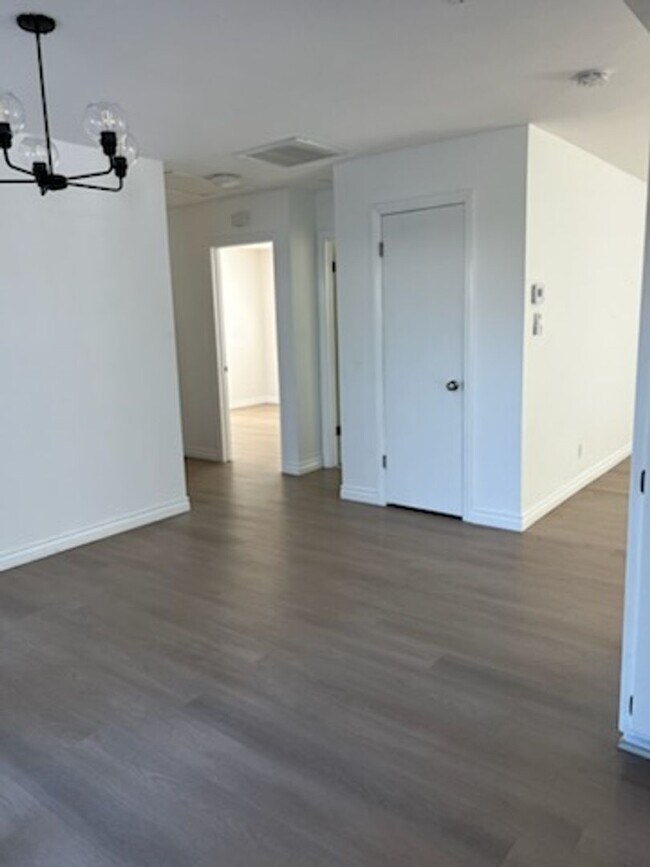 Foto del edificio - Cozy 2 Bedroom 1 Bathroom Home