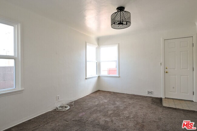 Foto del edificio - 4430 W 134th St