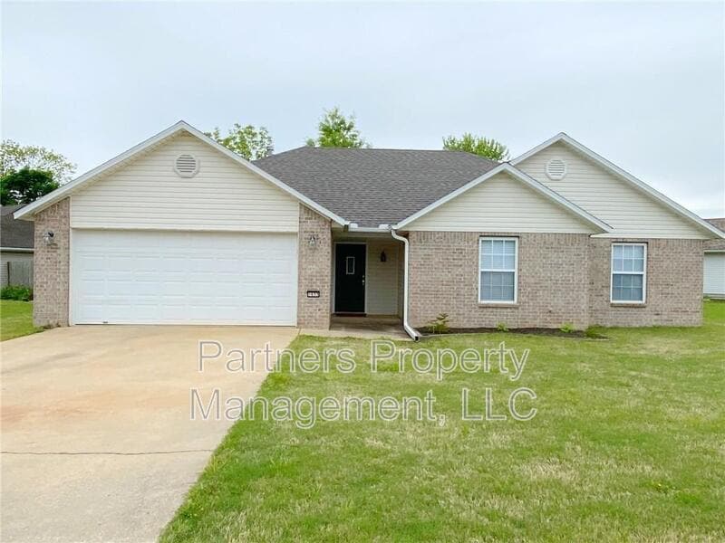 Photo - 1633 S Tally Ho Dr