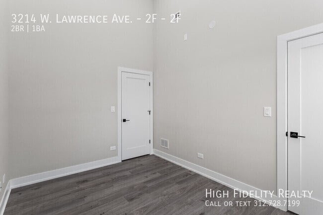 Building Photo - 3214 W Lawrence Ave