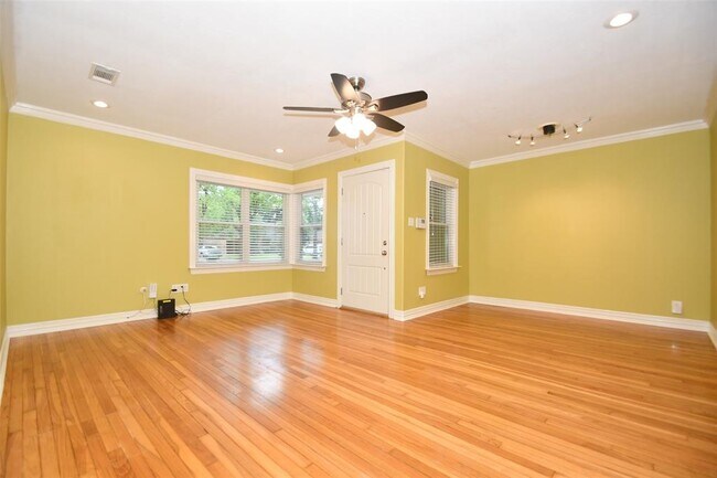 Foto del edificio - 5535 Berry Creek Dr